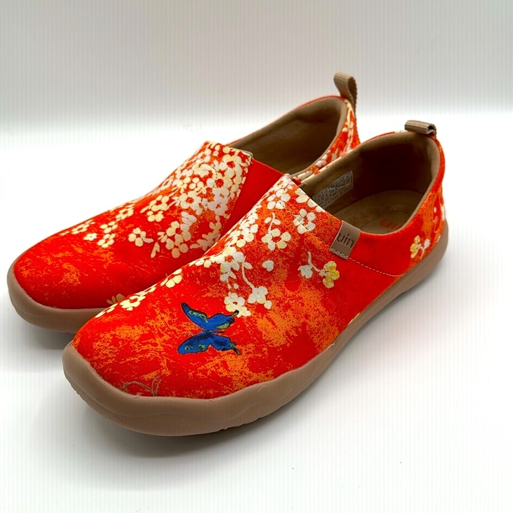 UIN floral slip-on shoes with butterfly accent, size 10.5